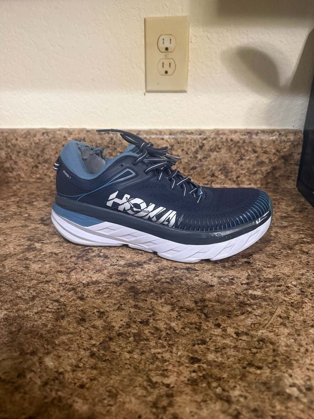 Hoka Bondi 7 Sneakers